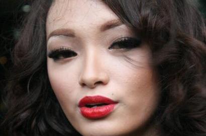 Zaskia Gotik Bantah Tunangan di Thailand