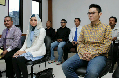 Marshanda dan Ben Kasyafani Kompak Hadiri Sidang Cerai Perdana
