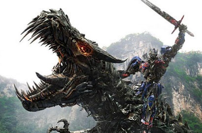 Kerennya Optimus Prime Tunggangi Dinobots di 'Transformers 4'