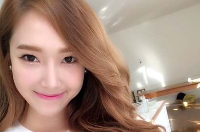 Jessica SNSD Sapa Fans dengan Selca Cantik