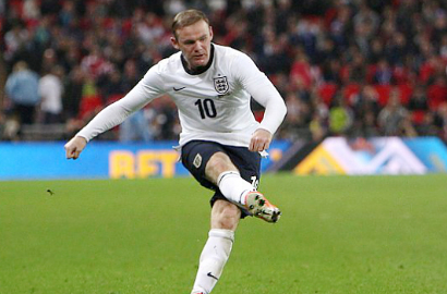 Tendangan Wayne Rooney Hancurkan Strategi Parkir Bus