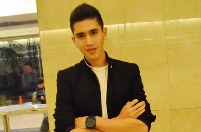 Verrell Bramasta Santai Soal Foto Cium Pipi Syahrini