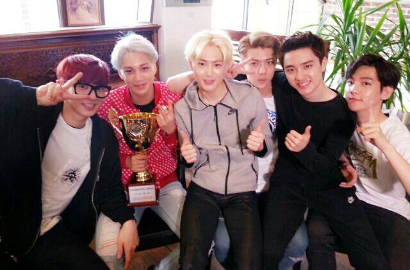 EXO-K Sabet Piala Pertama 'Overdose' di 'Show Champion'