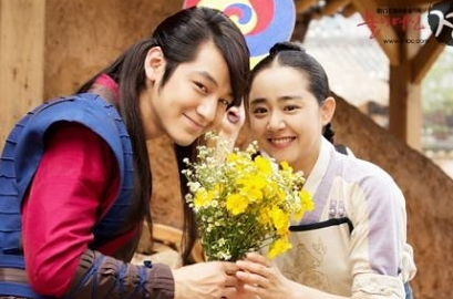 Pacaran 7 Bulan, Moon Geun Young dan Kim Bum Umumkan Putus