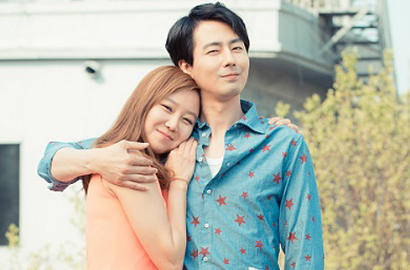 Jo In Sung dan Gong Hyo Jin Mesra di Foto 'It's Okay, It's Love'