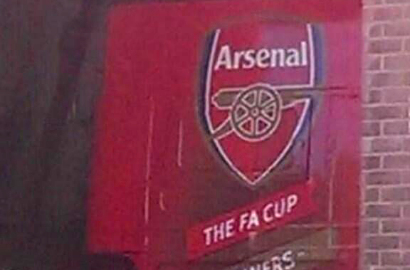 Arsenal Siapkan Bus Untuk Berparade Trofi Piala FA 2014