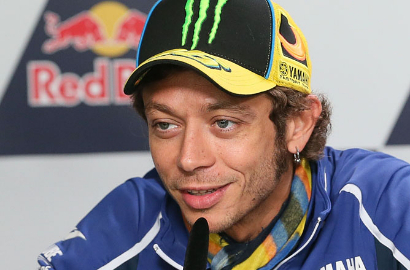 Valentino Rossi Kecewa Akselerasi Yamaha M1