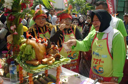 Hindari Diklaim Negara Lain, Wali Kota Surabaya Patenkan Rujak Uleg