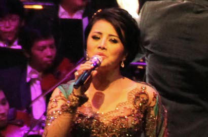 Cici Paramida Tertawa Usai Teman Keceplosan Soal Pre Wedding di Paris