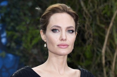 Angelina Jolie Tak Akan Nikahi Brad Pitt