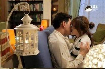 Ciuman Sofa Ku Hye Sun dan Lee Sang Yoon di Episode Baru 'Angel Eyes'
