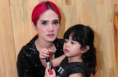 Mulan Jameela Temani Safeea Syuting 'Safeea Anak Jameela'