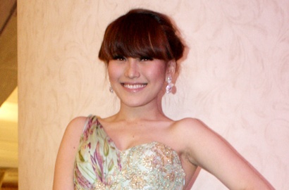 Ayu Ting Ting Bingung Diisukan Pacaran dengan Ivan Gunawan
