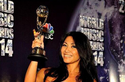 Anggun Bersyukur Raih Piala di World Music Awards 2014