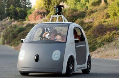 Netizen Buat Meme dan Tertawakan Mobil Pintar Google Tanpa Stir