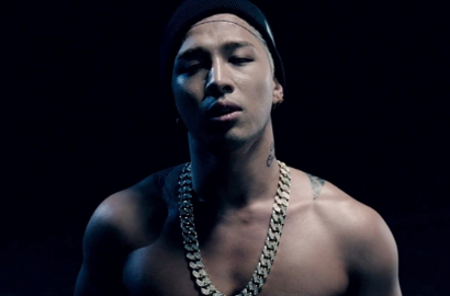 Inilah Sisi Melankolis Taeyang di MV 'Eyes, Nose, Lips'