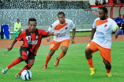 Persipura Kembali Puncaki ISL 2014 Usai Kalahkan Perseru Serui