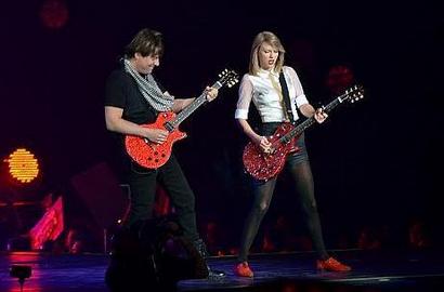 Taylor Swift Sukses Gelar Konser Perdana di Jakarta