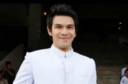 Jonathan Frizzy Kehilangan Orangtua Tercinta dalam Setahun