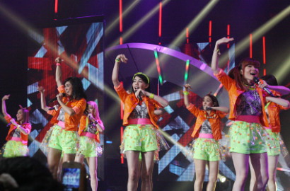 Gigi Cherry Belle Bocorkan Cuplikan Lagu Baru 'Dunia Tersenyum'