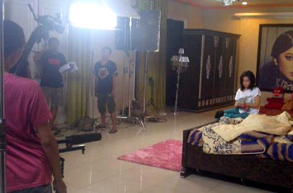 Nikita Willy Pamer Foto Syuting 'Kau yang Berasal dari Bintang'