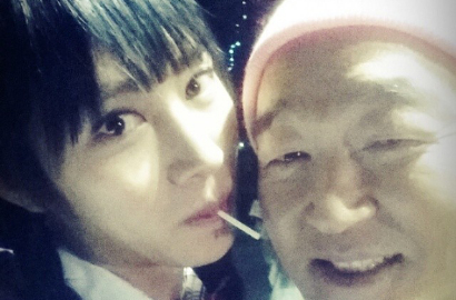 Kocaknya Heechul SuJu Dandan Ala Murid Cewek di Serialnya