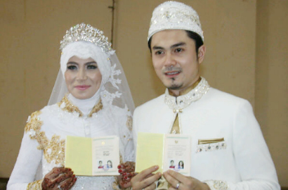 Resmi Menikah, Cinta Penelope-Donny Hermawan Bulan Madu ke Mekkah