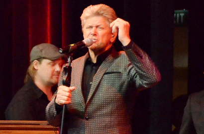 Peter Cetera Puaskan Kerinduan Penggemarnya