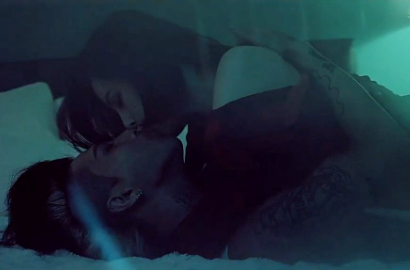 Taeyang Lakoni Adegan Ranjang di MV '1 AM' yang Sensual