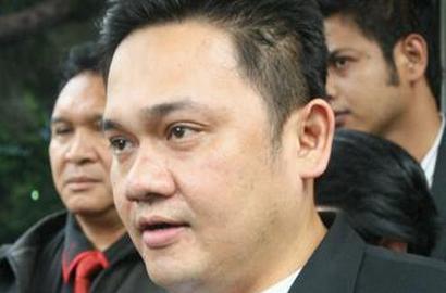Kesal dan Kecewa, Farhat Abbas Tegur Anak Nia Daniati