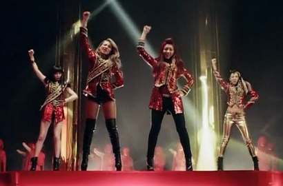 2NE1 Makin Sensual dan 'Nakal' di PV 'Crush'