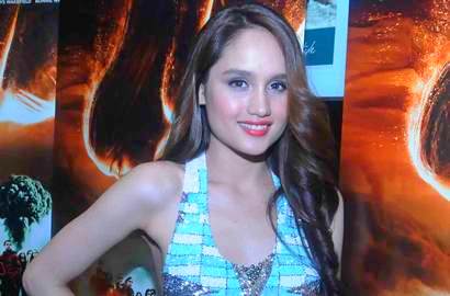Cinta Laura Kesulitan Saat Syuting 'The Philosophers' di Gunung Bromo