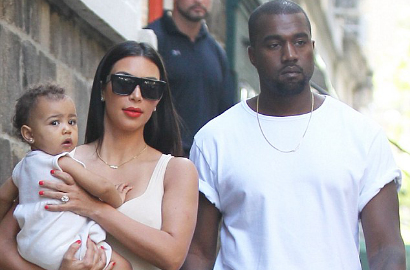 Kim K dan Kanye Hadiahkan Anting Berlian untuk Ultah Pertama North West