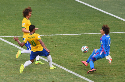Kiper Meksiko Gagalkan Ambisi Brasil