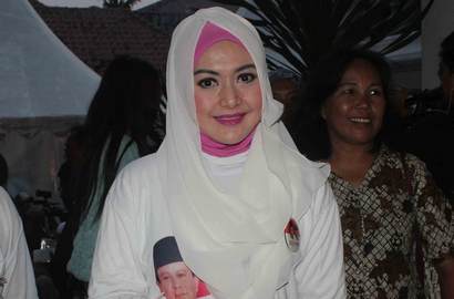 Ini Cara Eddies Adelia Untuk Mengobati Rasa Rindunya ke Suami