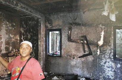 Rumah Alm Ustadz Jeffry Al Buchori dan Pipik Kebakaran
