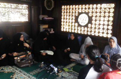 Pipik Dian Irawati Curhat Dahsyatnya Kebakaran di Rumahnya dan Uje