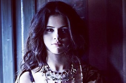 Selena Gomez Pamer Foto Seksi Pakai Lingerie