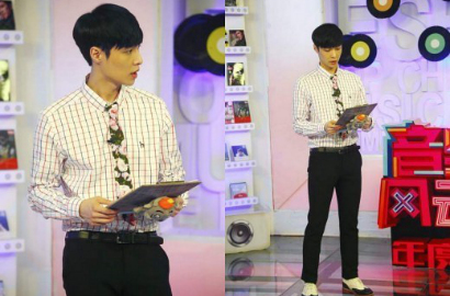 Inilah Aksi Lay EXO Jadi Host Pertama Kali di Acara Musik