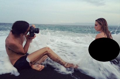Supermodel Cara Delevingne Bugil di Bali