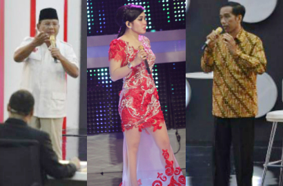 Fans Heboh Jokowi dan Prabowo Pakai Mic Emas Mirip Syahrini