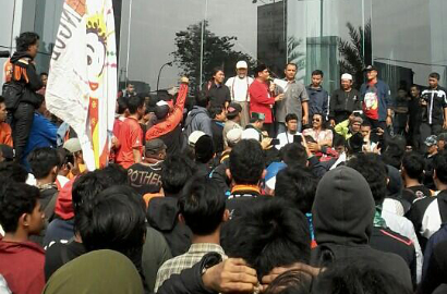 'Yuk Keep Smile' Tuai Kemarahan Karena Melecehkan Benyamin S