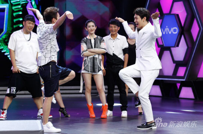 Serunya Yoochun JYJ Saat Syuting 'Happy Camp'