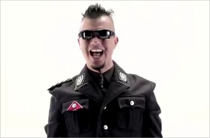 Ahmad Dhani Tertawa Walau Dikecam Pakai Seragam Nazi