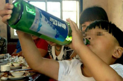 Waduh, Bocah Usia 2 Tahun di Tiongkok Kecanduan Alkohol