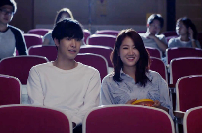 Park Min Woo dan Soyu Mesra di MV K.Will 'Day 1'