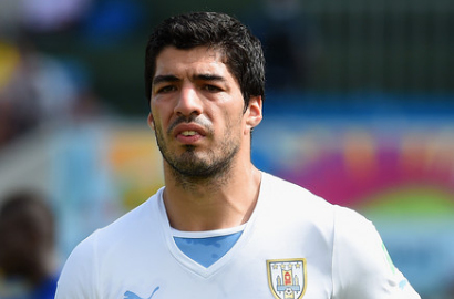 Luis Suarez Dihukum Empat Bulan 'Out' dari Sepakbola