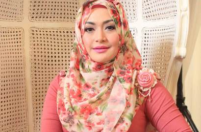 Suami Masih Dipenjara, Eddies Adelia Kangen Shalat dan Sahur Bareng