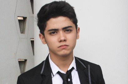 Aliando Curhat Pernah Ditonjok Fans Hingga Kacamata Pecah
