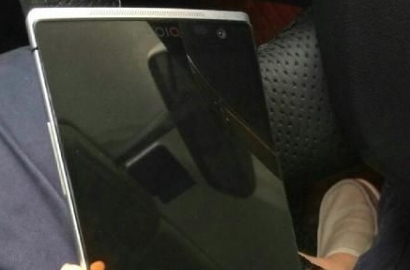 Foto Nubia Z7 Beredar dengan Desain Khas ZTE